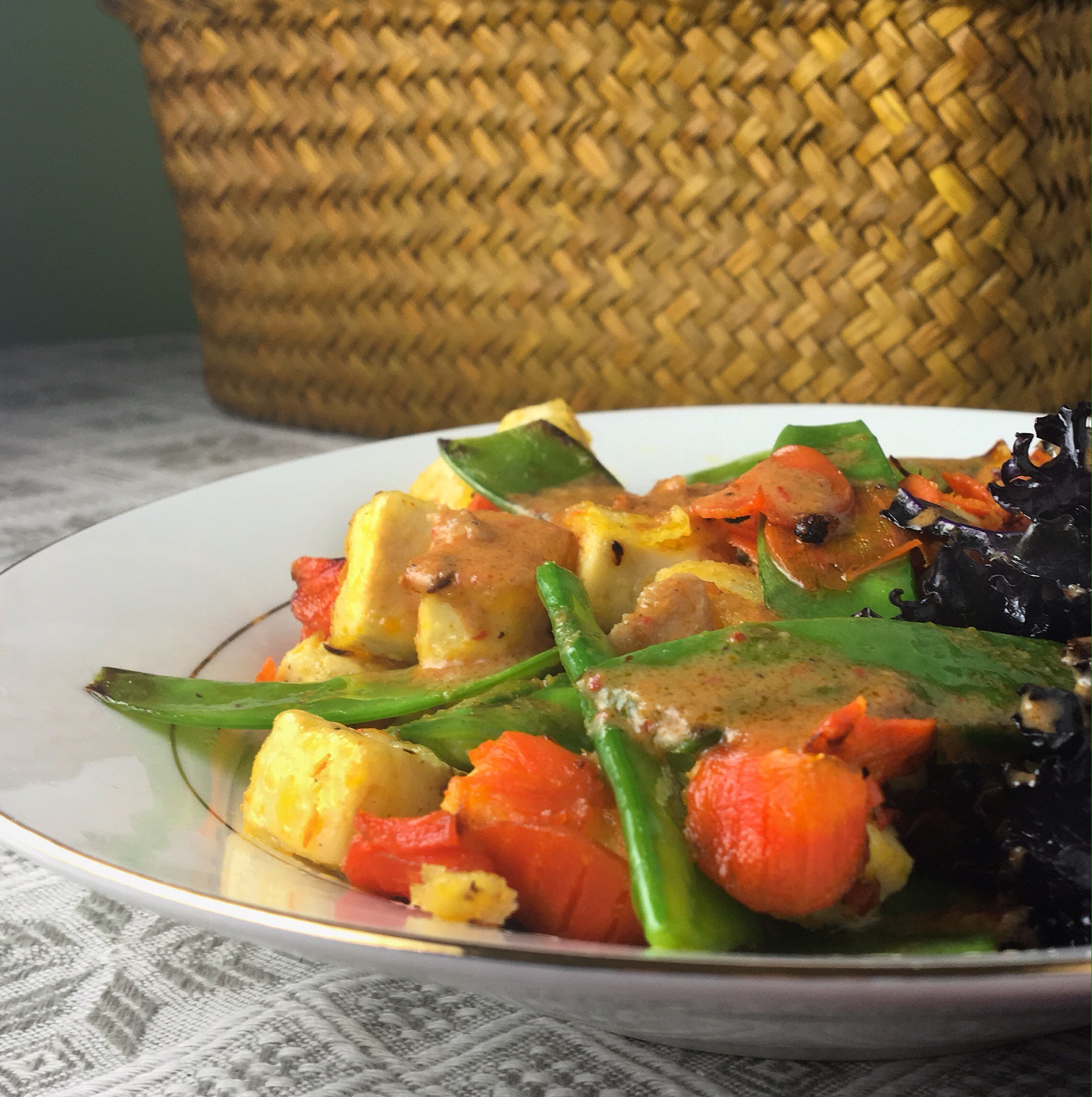 tofu with veggies and panang cuurry panang curry with tofu and veggies | asavoryplate.com